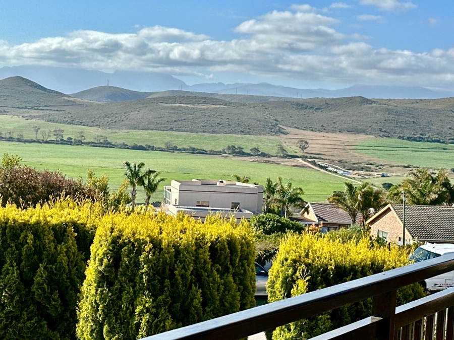 4 Bedroom Property for Sale in Fraaiuitsig Western Cape
